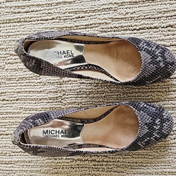 MICHAEL Michael Kors Snakeskin Heels - Picture 5 of 8